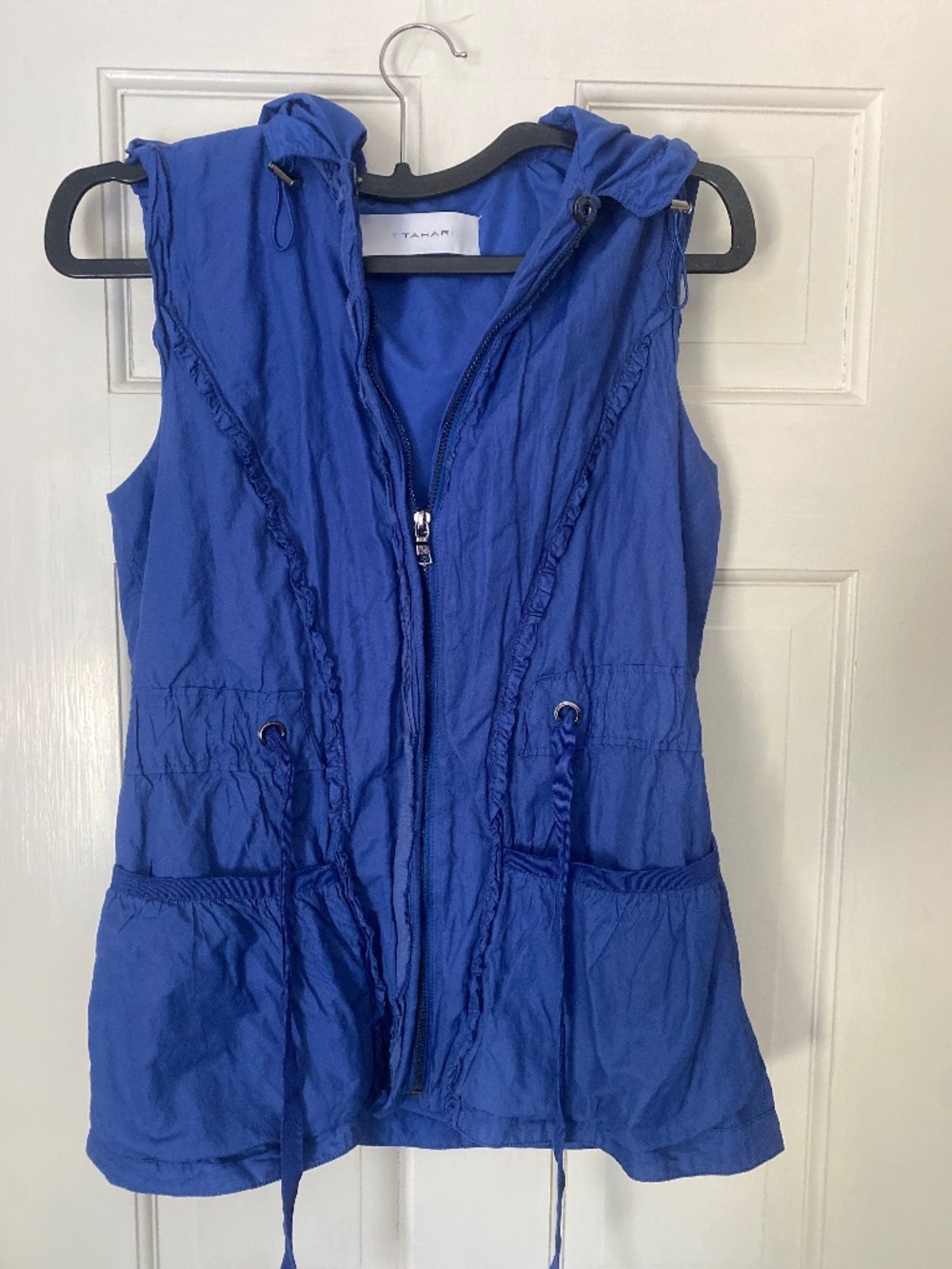Tahari T Medium Blue vest with pockets and hood